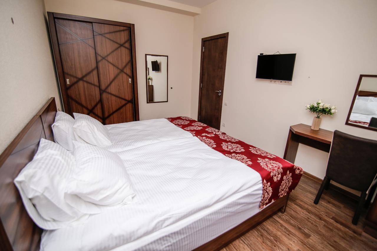Hills Hotel Тбілісі Екстер'єр фото