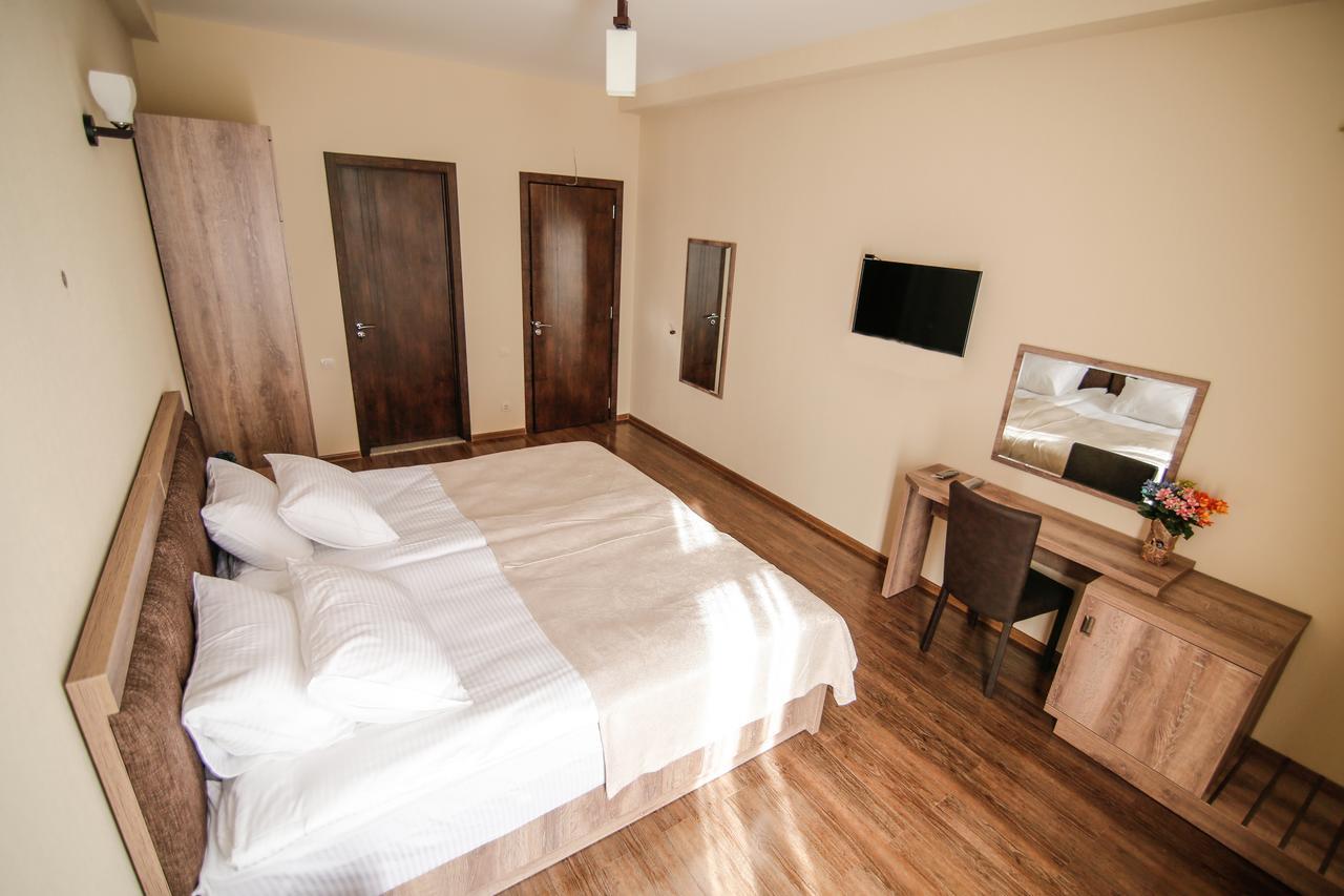 Hills Hotel Тбілісі Екстер'єр фото