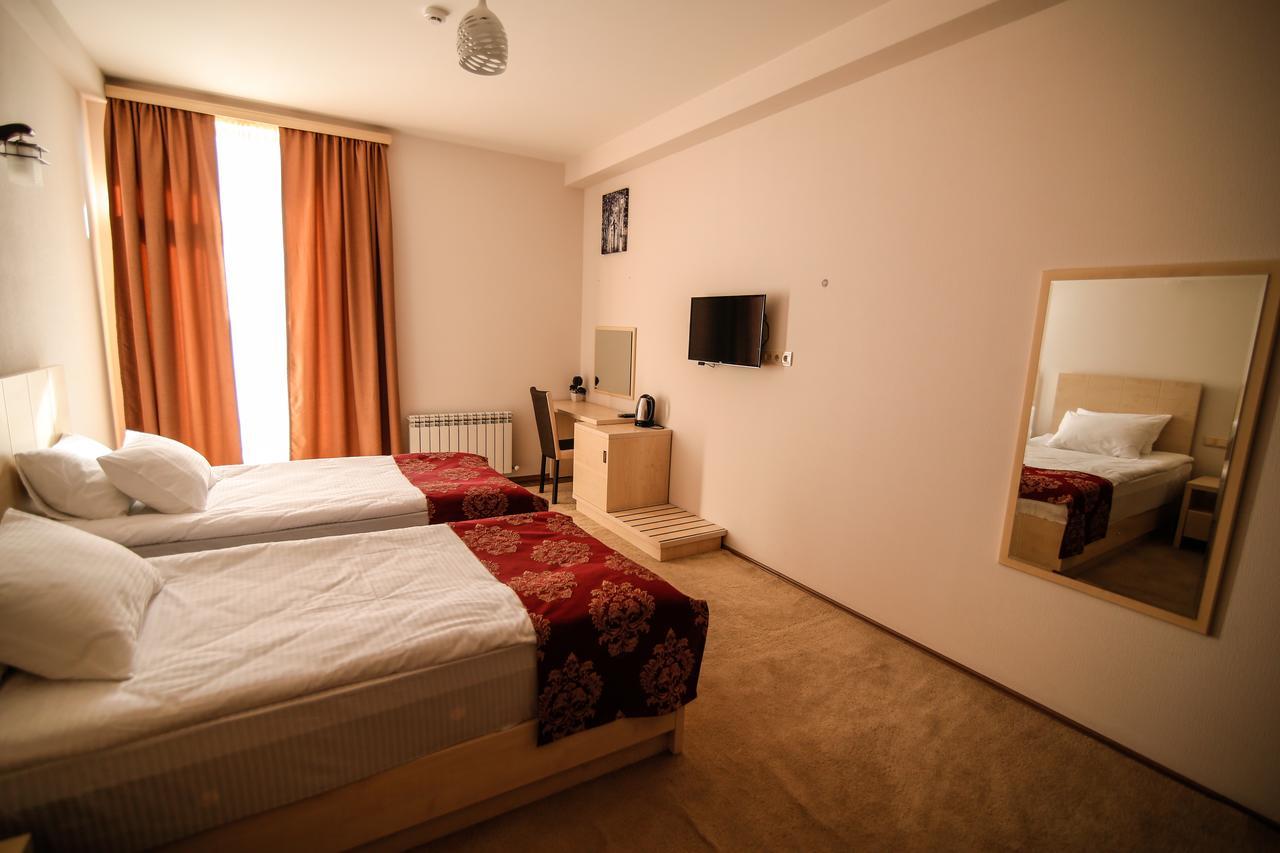 Hills Hotel Тбілісі Екстер'єр фото