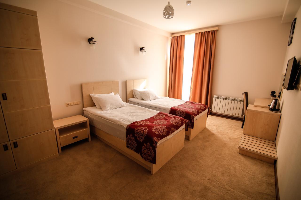 Hills Hotel Тбілісі Екстер'єр фото