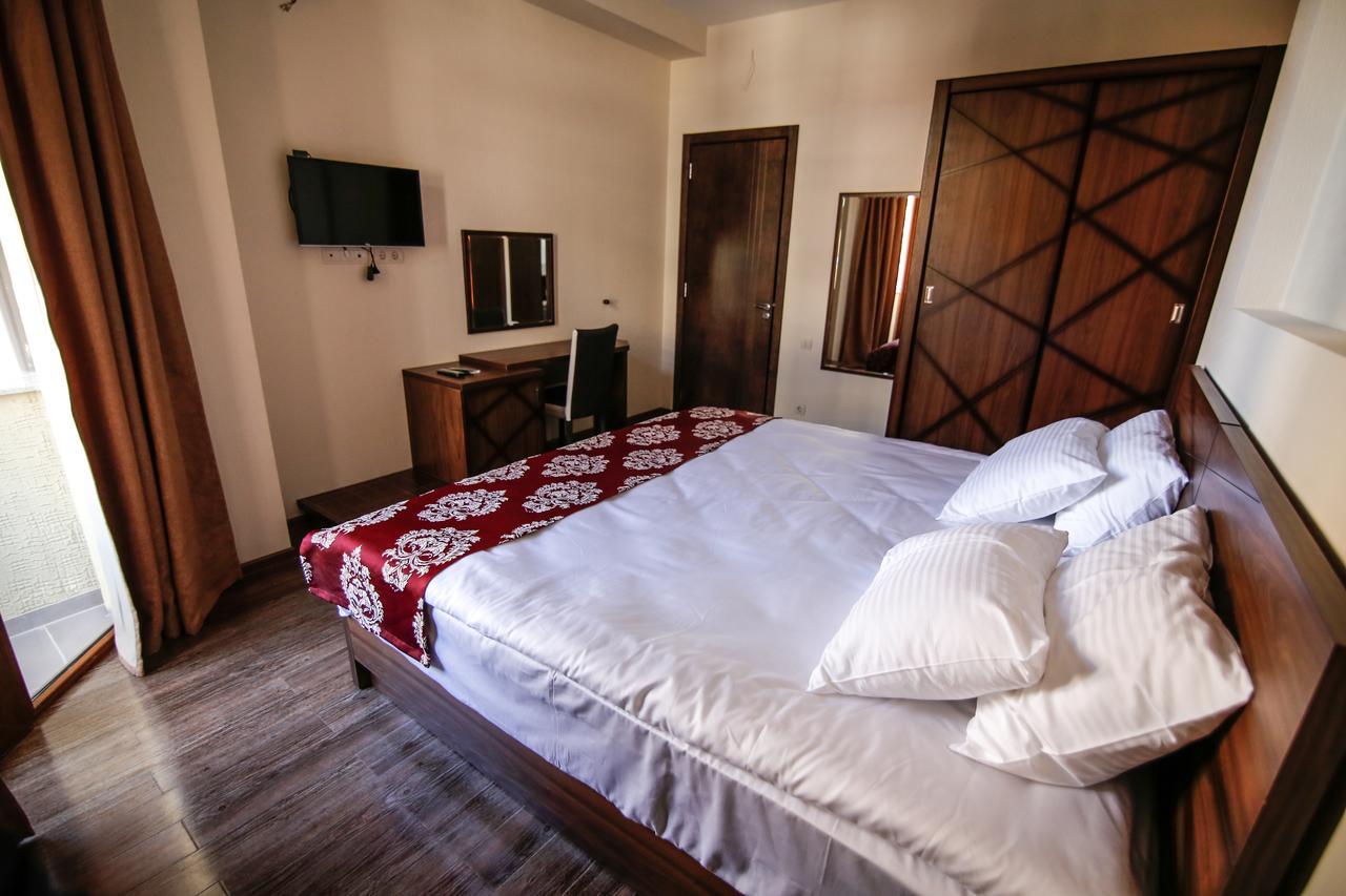 Hills Hotel Тбілісі Екстер'єр фото
