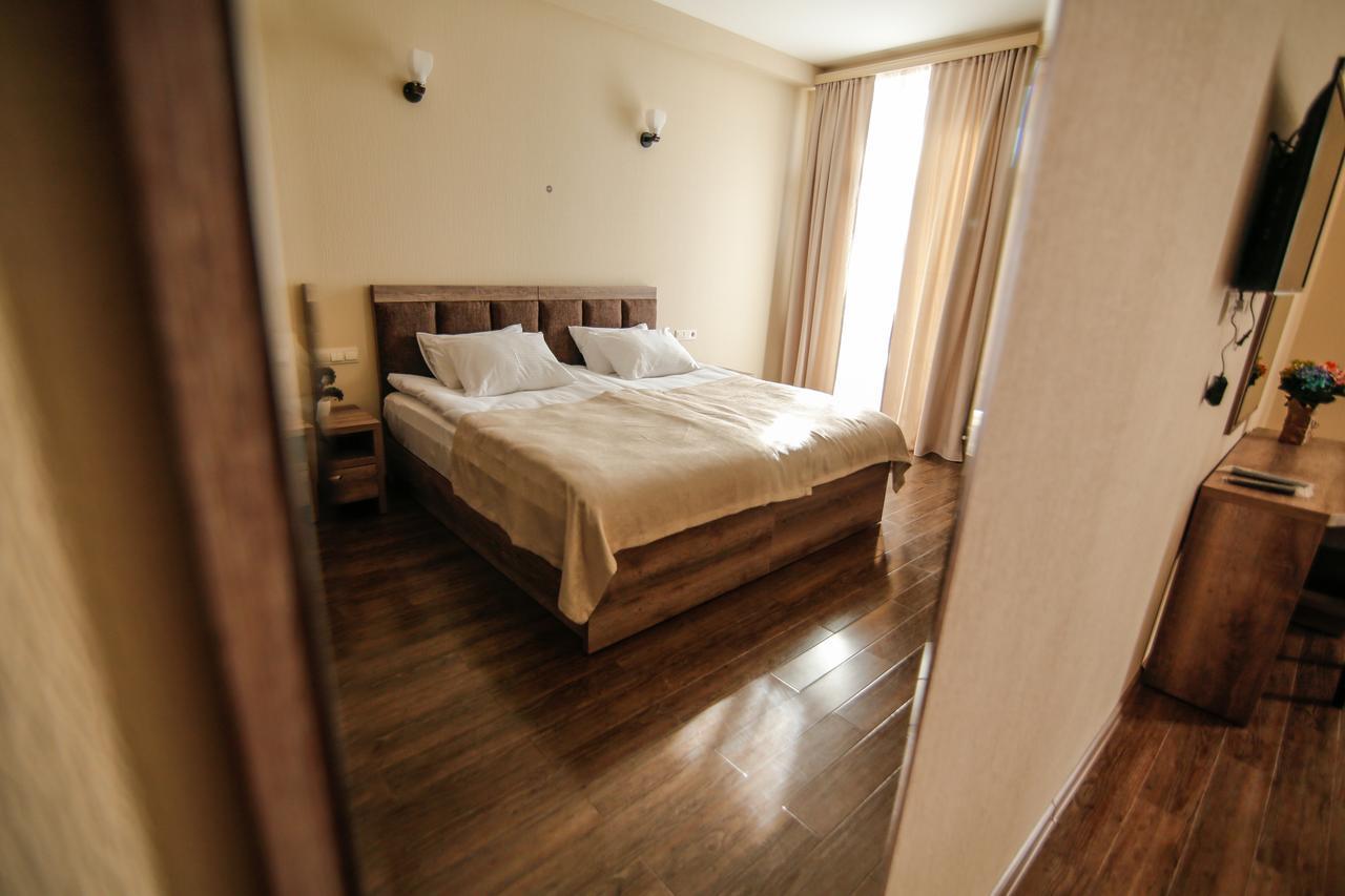 Hills Hotel Тбілісі Екстер'єр фото