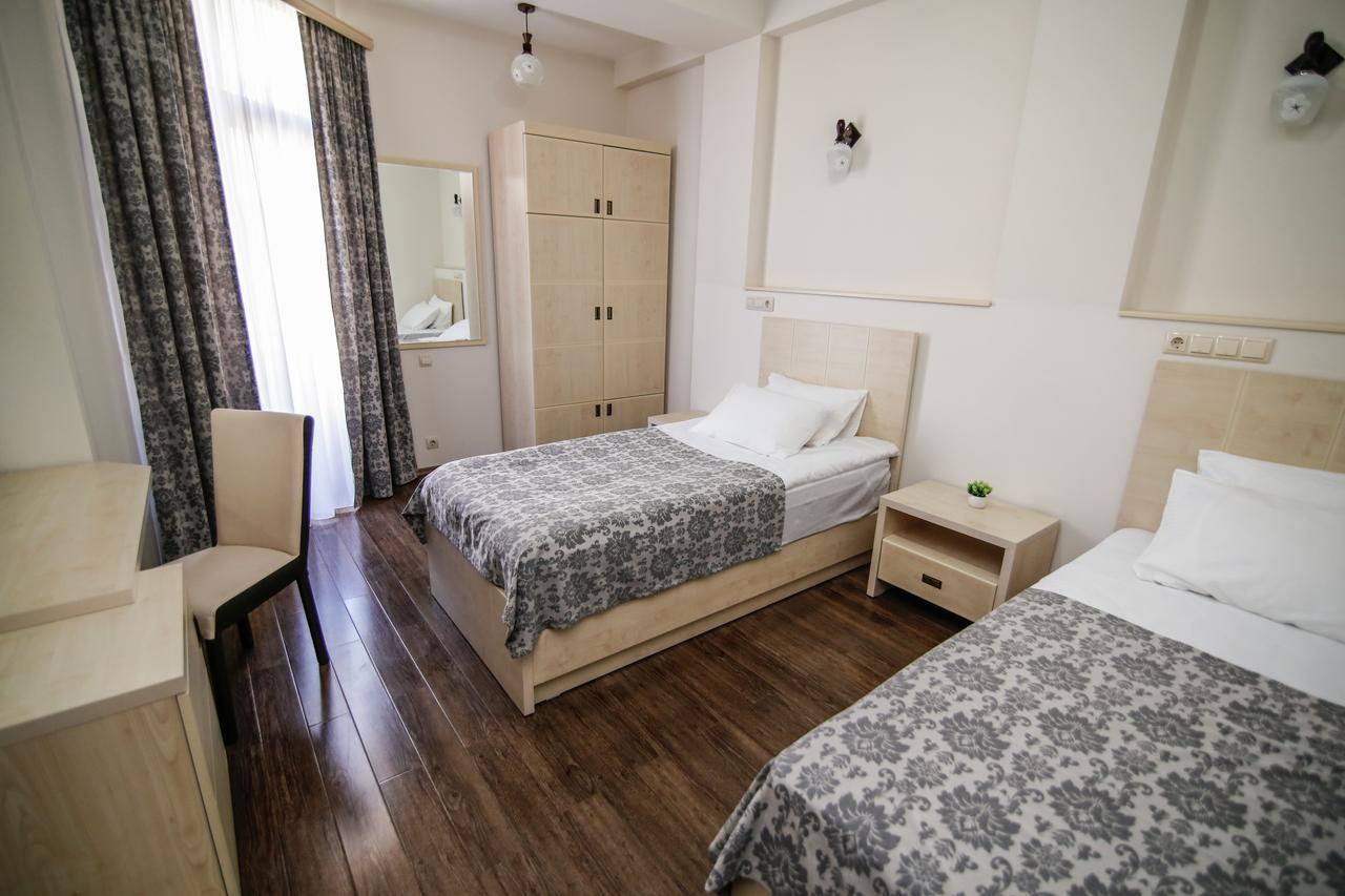 Hills Hotel Тбілісі Екстер'єр фото